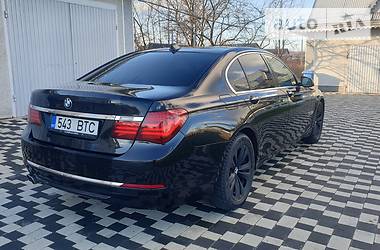 Седан BMW 7 Series 2012 в Снятині