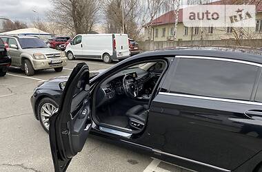 Седан BMW 7 Series 2015 в 