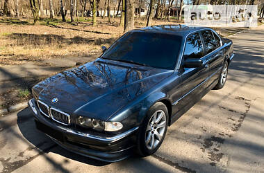 Седан BMW 7 Series 2001 в Чернівцях