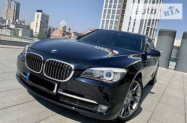 Седан BMW 7 Series 2011 в 