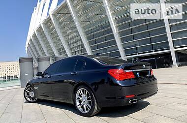 Седан BMW 7 Series 2011 в 