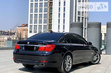 Седан BMW 7 Series 2011 в 