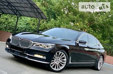 Седан BMW 7 Series 2015 в Киеве