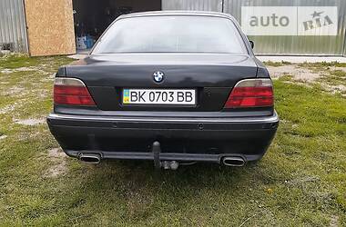 Седан BMW 7 Series 1994 в Березному