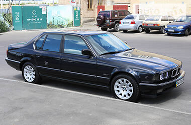 Седан BMW 7 Series 1994 в Киеве