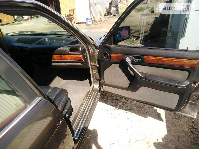 Седан BMW 7 Series 1987 в Одессе