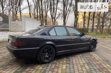 Седан BMW 7 Series 2001 в Чернівцях