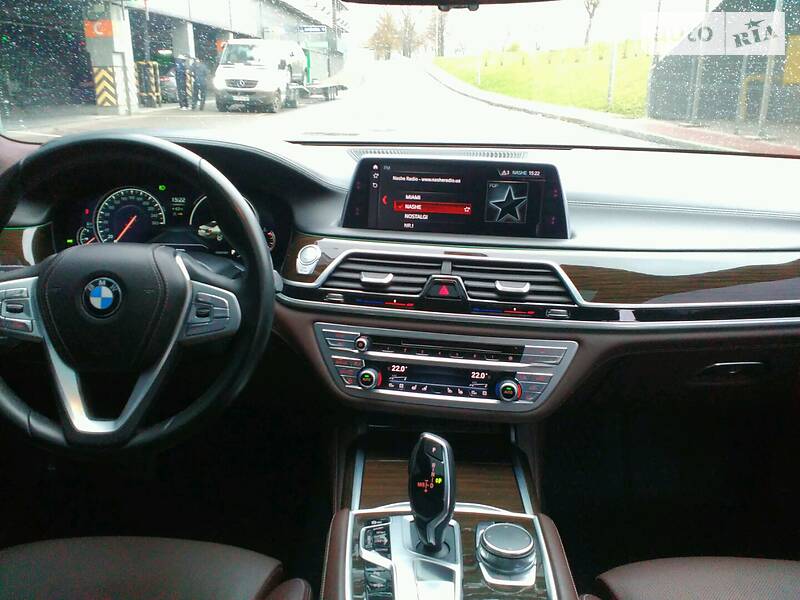 Седан BMW 7 Series 2017 в Києві