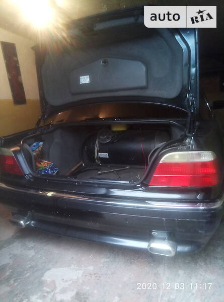 Седан BMW 7 Series 1995 в Житомирі