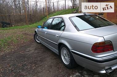 Седан BMW 7 Series 2000 в Мелитополе