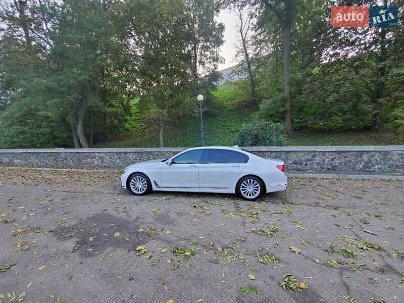 Седан BMW 7 Series 2015 в Києві