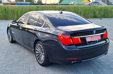 Седан BMW 7 Series 2011 в Стрию