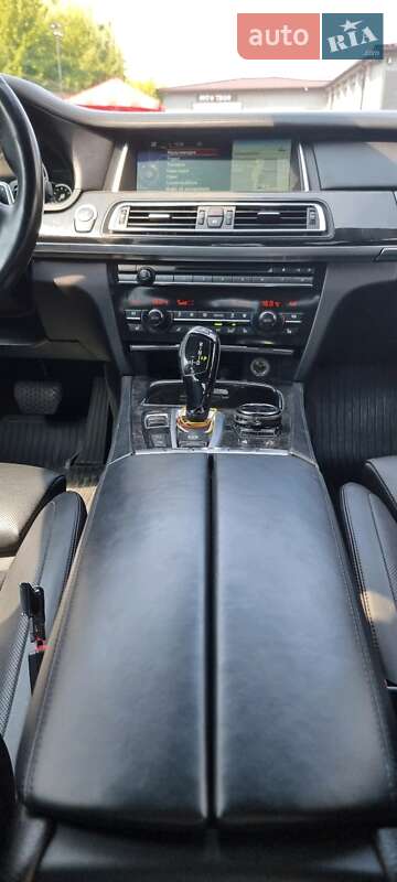 Седан BMW 7 Series 2014 в Черкасах