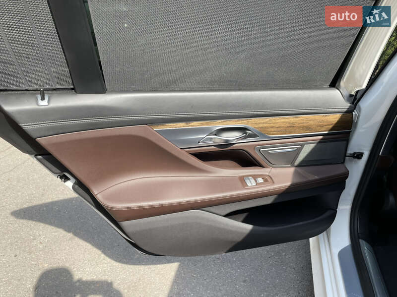 Седан BMW 7 Series 2016 в Ужгороде фото 5 Седан BMW 7 Series 2016 в Ужгороде