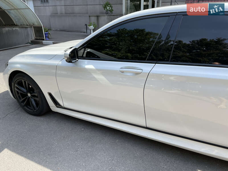 Седан BMW 7 Series 2016 в Ужгороде фото 10 Седан BMW 7 Series 2016 в Ужгороде