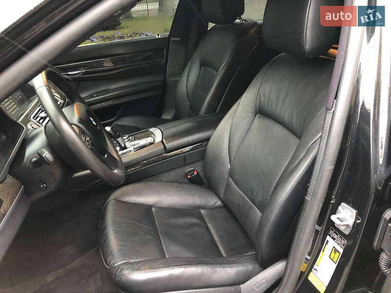 Седан BMW 7 Series 2012 в Черкасах