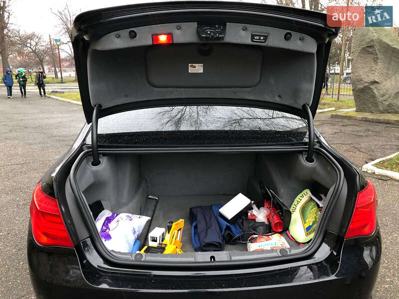 Седан BMW 7 Series 2012 в Черкасах