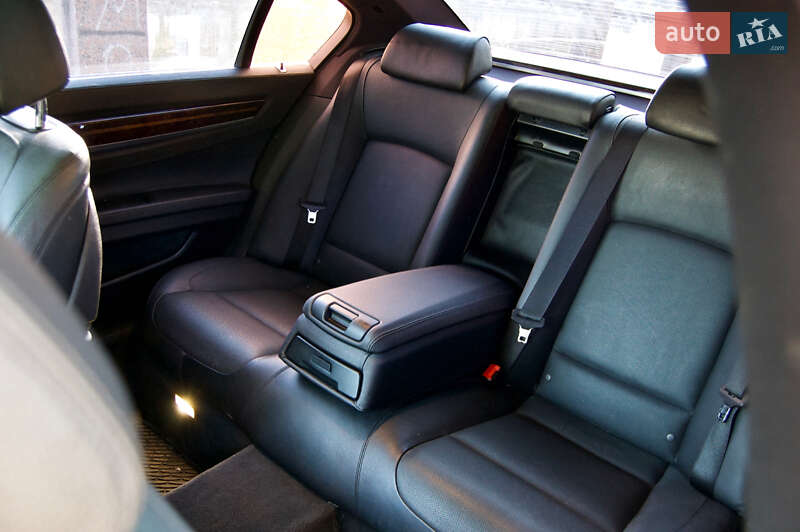 Седан BMW 7 Series 2015 в Кропивницькому