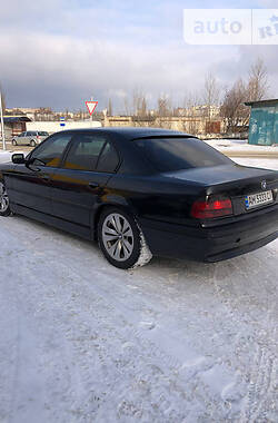 Седан BMW 7 Series 2001 в Вараше