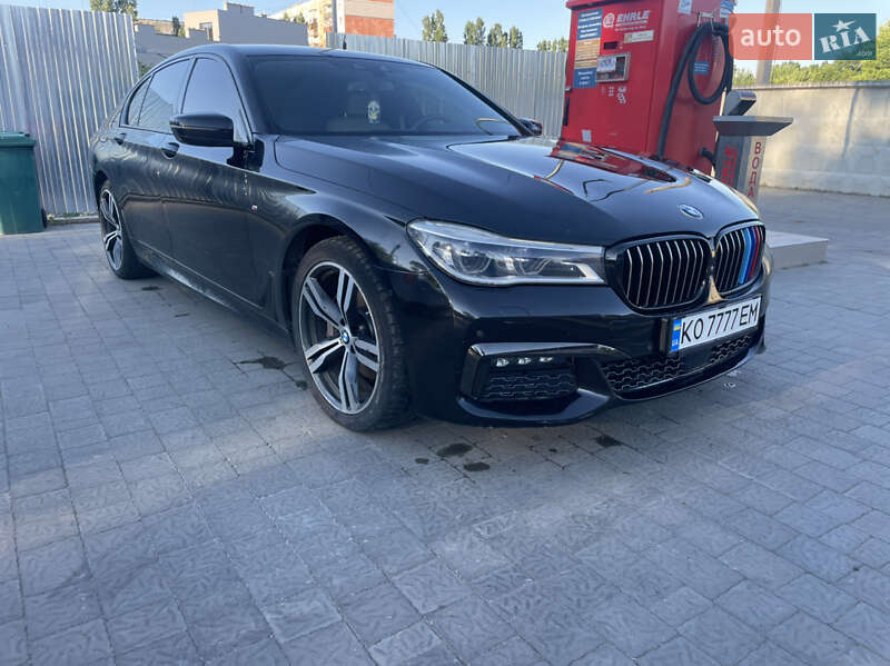 Седан BMW 7 Series 2015 в Ужгороде