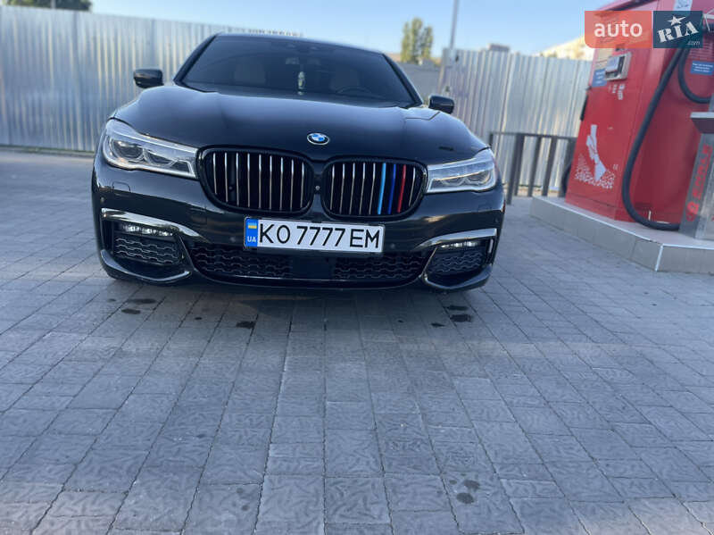 Седан BMW 7 Series 2015 в Ужгороде