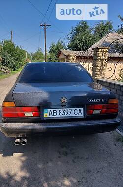 Седан BMW 7 Series 1992 в Смілі