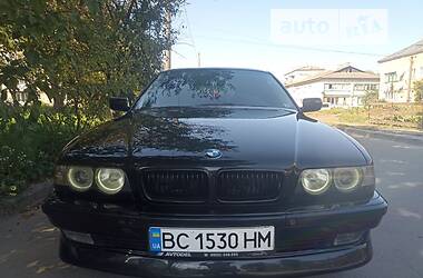 Седан BMW 7 Series 2000 в Ходореві