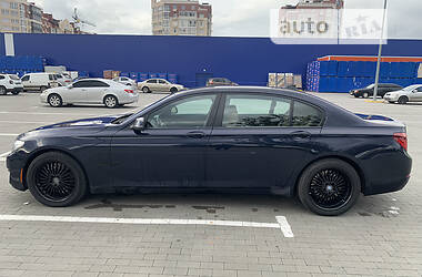 Седан BMW 7 Series 2013 в Умані