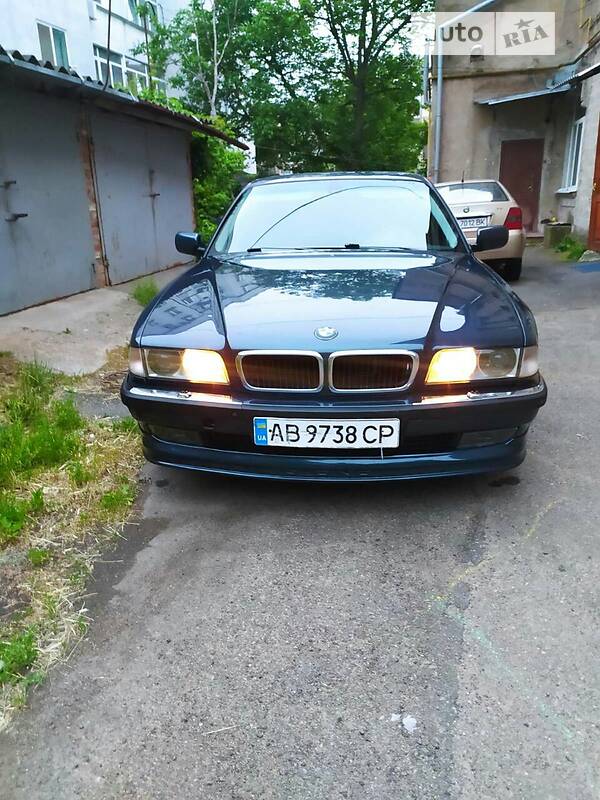 Седан BMW 7 Series 1995 в Виннице
