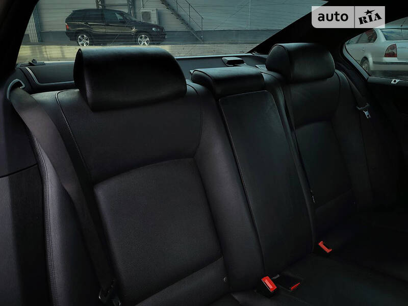 Седан BMW 7 Series 2015 в Нововолынске