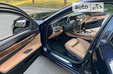 Седан BMW 7 Series 2013 в Умани