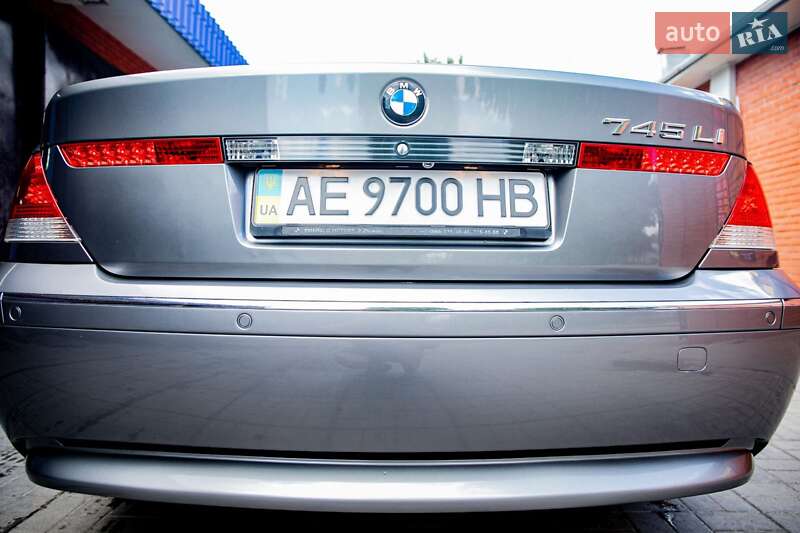 Седан BMW 7 Series 2003 в Новомосковську