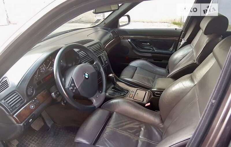 Седан BMW 7 Series 1995 в Ужгороді