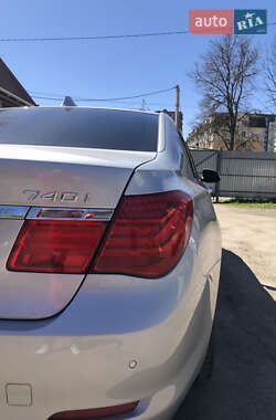 Седан BMW 7 Series 2011 в 
