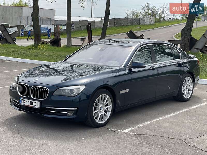 Седан BMW 7 Series 2013 в Ровно