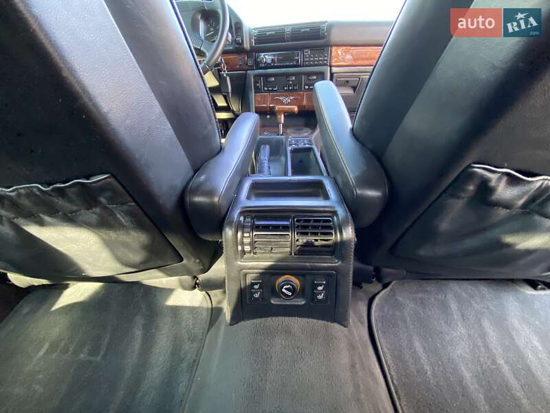 Седан BMW 7 Series 1993 в Киеве