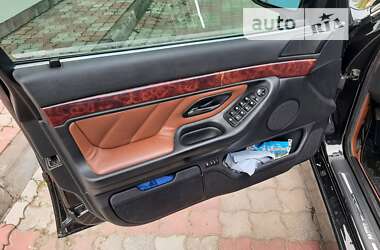 Седан BMW 7 Series 2000 в 