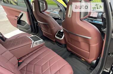 Седан BMW 7 Series 2023 в 
