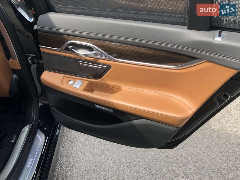 Седан BMW 7 Series 2015 в Рівному