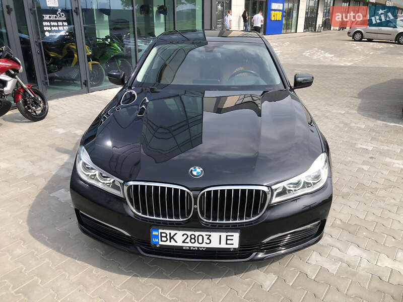 Седан BMW 7 Series 2015 в Рівному