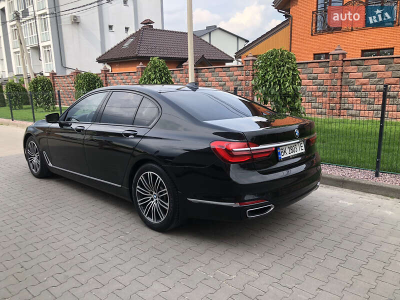 Седан BMW 7 Series 2015 в Рівному