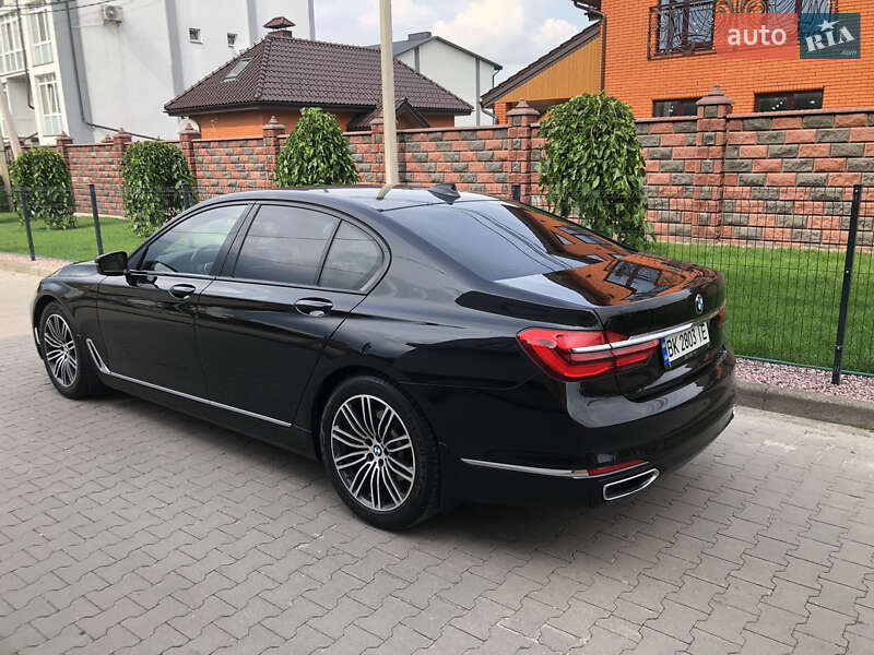 Седан BMW 7 Series 2015 в Рівному