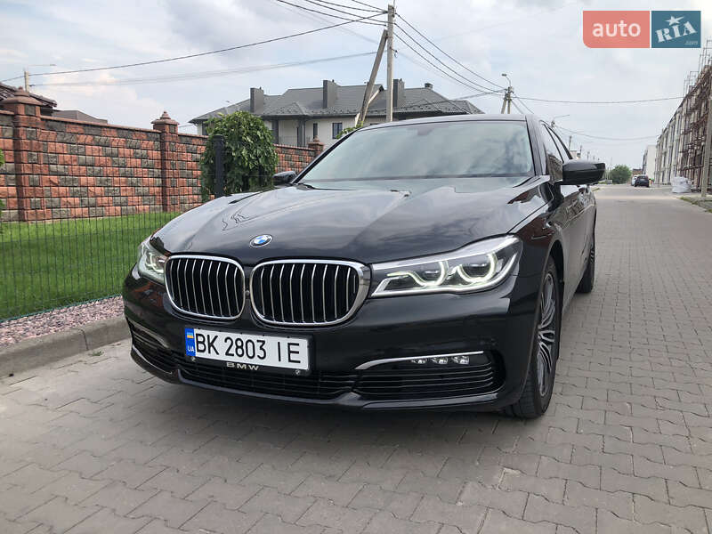 Седан BMW 7 Series 2015 в Рівному