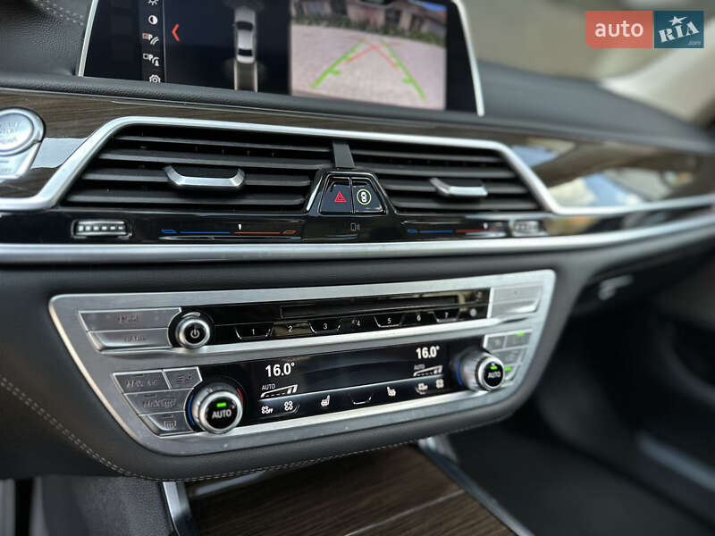 Седан BMW 7 Series 2018 в Львове