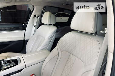 Седан BMW 7 Series 2017 в 