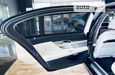 Седан BMW 7 Series 2017 в 