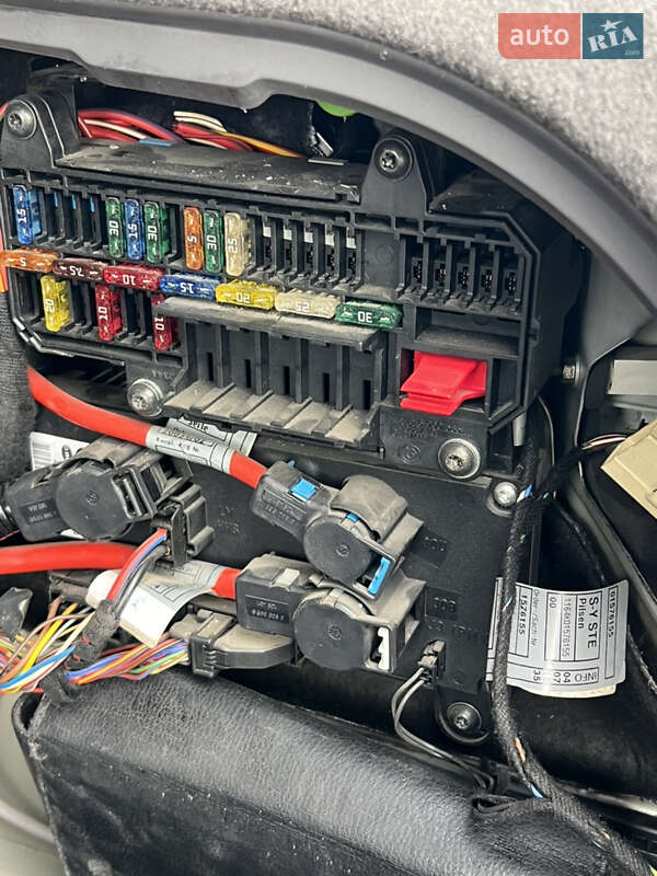 Седан BMW 7 Series 2004 в Самборі