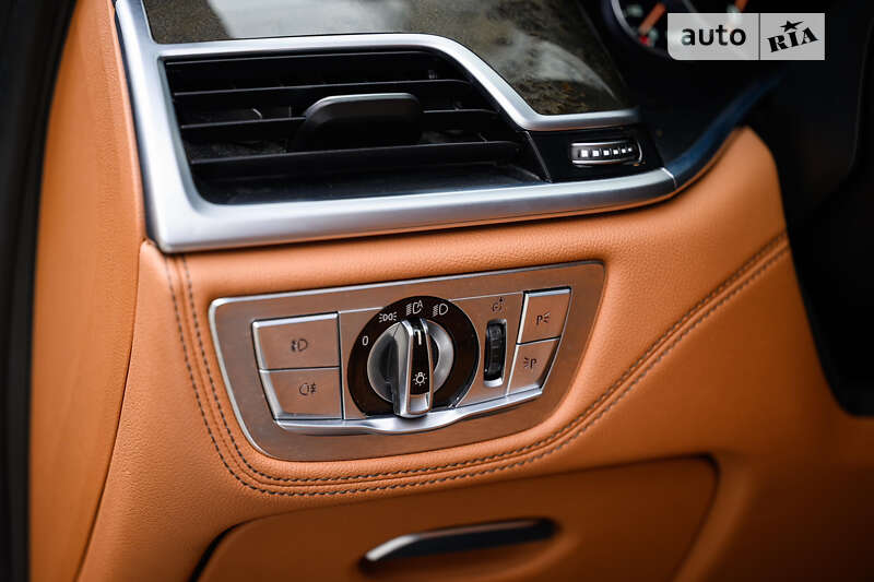 Седан BMW 7 Series 2016 в Ужгороде