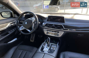 Седан BMW 7 Series 2018 в 