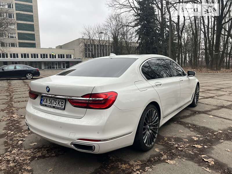 Седан BMW 7 Series 2017 в Киеве